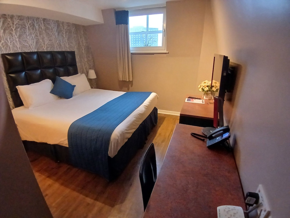 Royal Hotel Cardiff by Belvilla