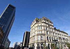 Royal Hotel Cardiff by Belvilla