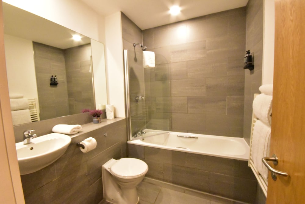 Royal Hotel Cardiff by Belvilla