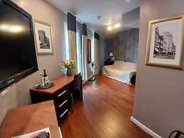 Royal Hotel Cardiff by Belvilla