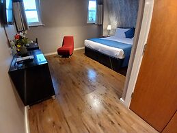 Royal Hotel Cardiff by Belvilla