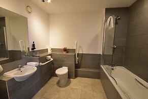 Royal Hotel Cardiff by Belvilla