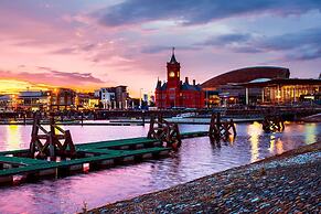 Royal Hotel Cardiff by Belvilla