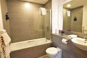 Royal Hotel Cardiff by Belvilla