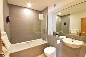 Royal Hotel Cardiff by Belvilla