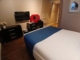 Royal Hotel Cardiff by Belvilla