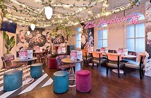 Royal Hotel Cardiff by Belvilla