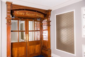 Royal Hotel Cardiff by Belvilla