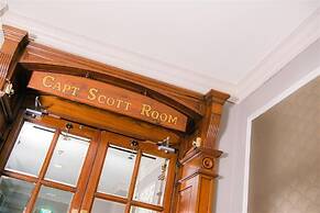 Royal Hotel Cardiff by Belvilla