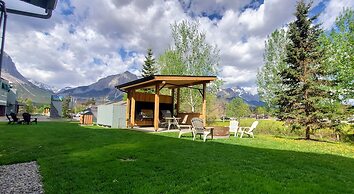 Sunset Resorts Canmore and Spa