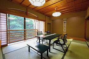 Tsubaki