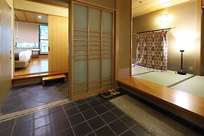 Tsubaki