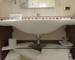 Akropolis Hotel