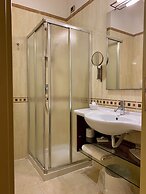 Akropolis Hotel
