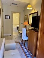 Akropolis Hotel
