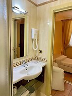 Akropolis Hotel
