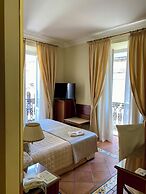 Akropolis Hotel