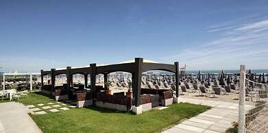 Sea Lion Hotel