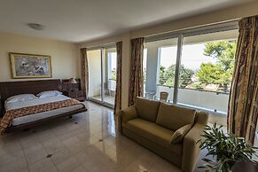 Dolphin Resort Hotel & Conference