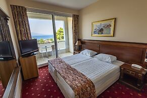 Dolphin Resort Hotel & Conference