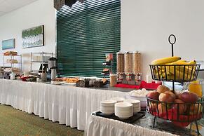 Days Inn & Conference Centre by Wyndham Oromocto