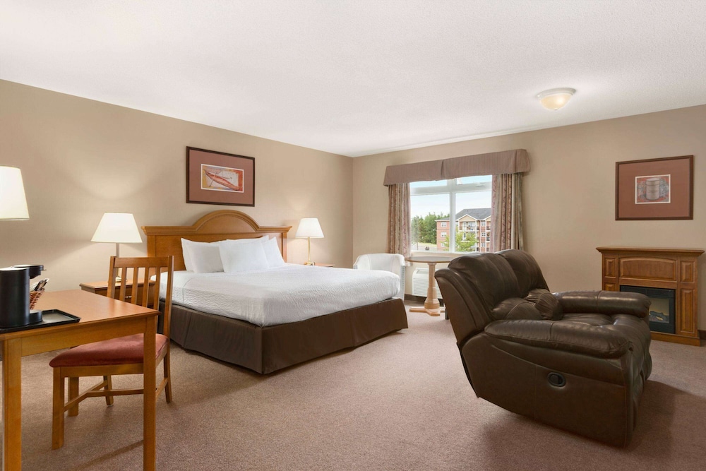 Days Inn & Conference Centre by Wyndham Oromocto