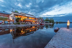 Best Western Plus 1000 Islands Hotel & Suites