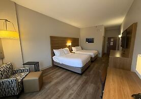 Best Western Plus 1000 Islands Hotel & Suites