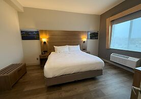 Best Western Plus 1000 Islands Hotel & Suites