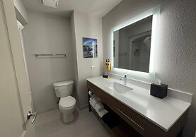 Best Western Plus 1000 Islands Hotel & Suites