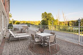 Best Western Plus 1000 Islands Hotel & Suites