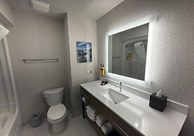 Best Western Plus 1000 Islands Hotel & Suites