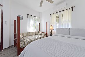 Parrot Cove Lodge