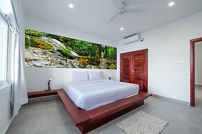 Parrot Cove Lodge