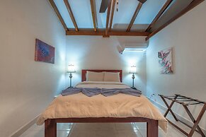 Parrot Cove Lodge