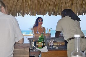 Parrot Cove Lodge