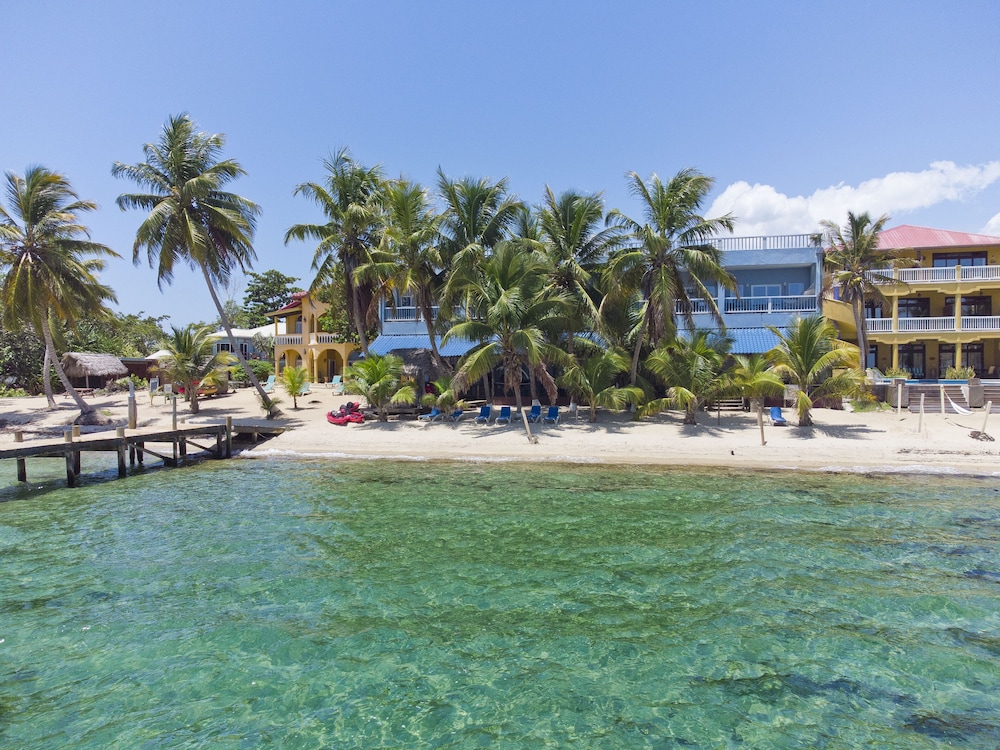 Parrot Cove Lodge
