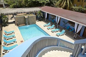 Parrot Cove Lodge