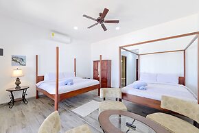 Parrot Cove Lodge