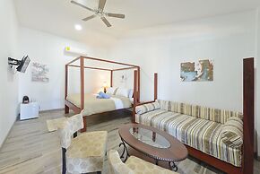 Parrot Cove Lodge