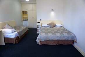 Jacksons Motor Inn