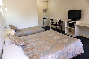 Jacksons Motor Inn