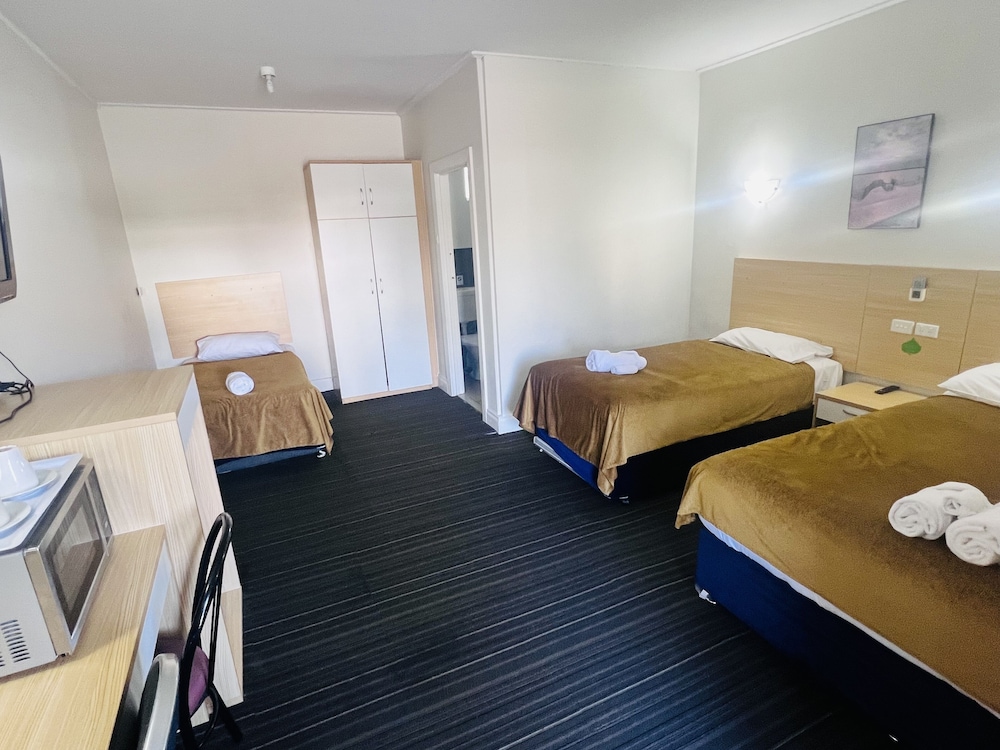 Jacksons Motor Inn