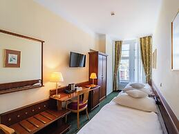 EA Hotel Rokoko