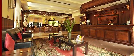 City River Hotel