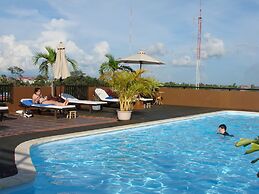 City River Hotel