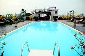 City River Hotel