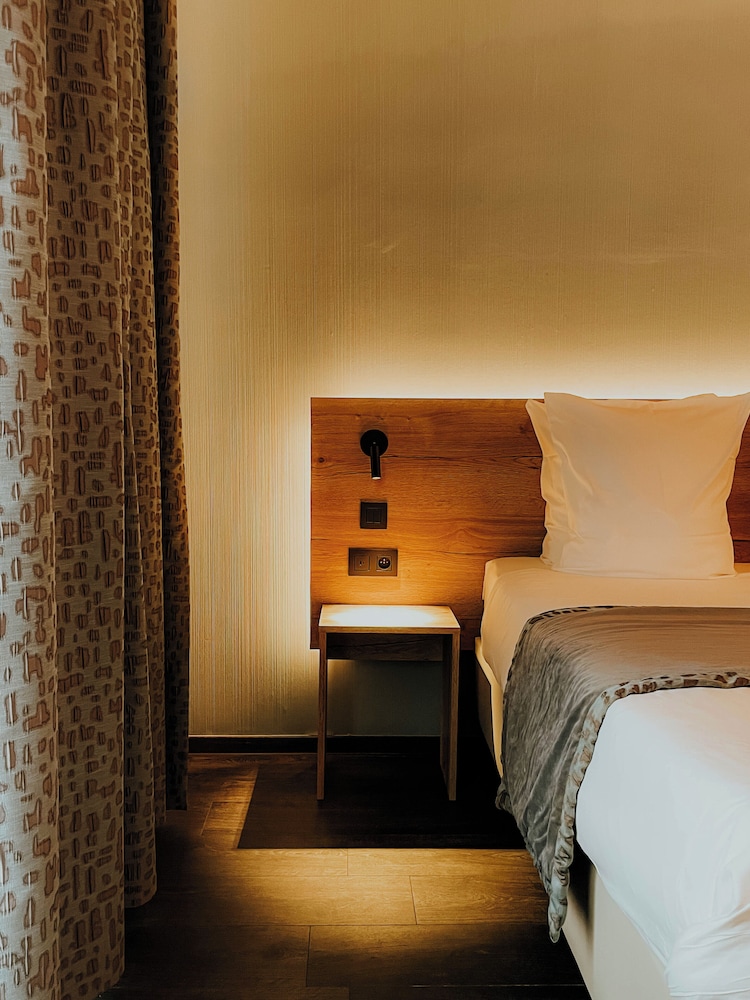 Hotel Harmony