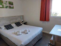 Brit Hotel Bosquet