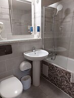 Brit Hotel Bosquet